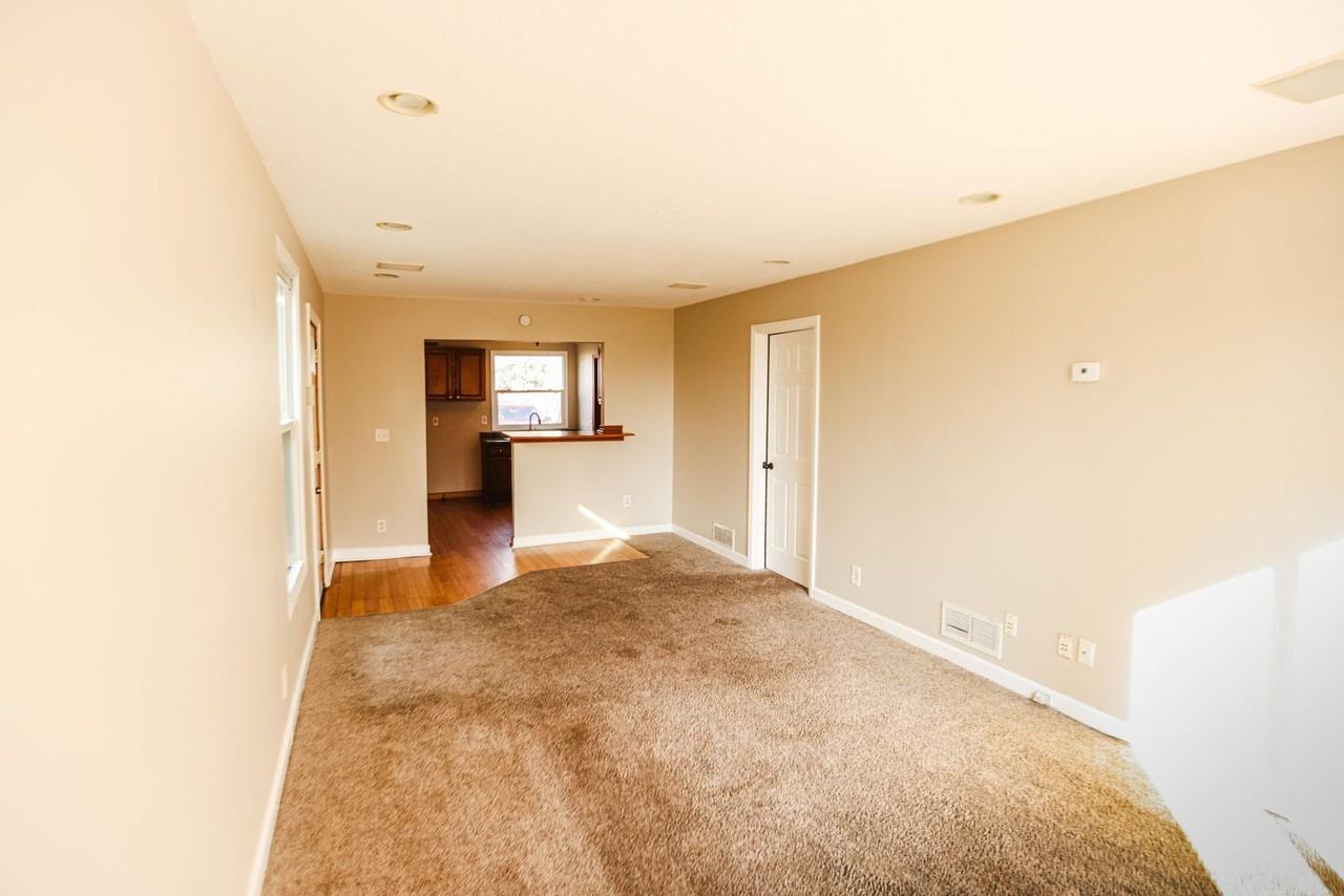 1615 Starr Ave - Photo 6 of 9