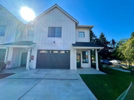 featured image of 11015 Ne 26th St #08