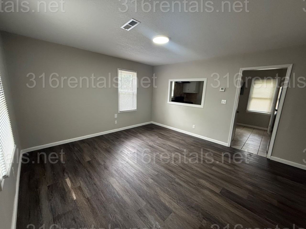 3420 E Sunview Ave - Photo 2 of 8