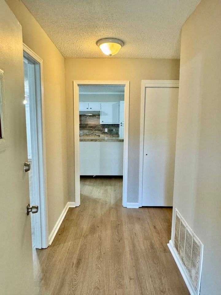 6443 Yates Court - Photo 4 of 24