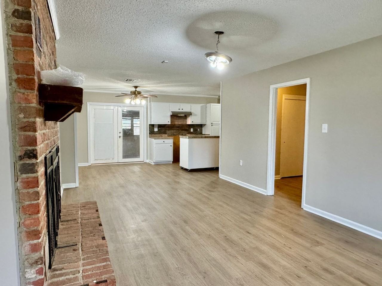 6443 Yates Court - Photo 6 of 24