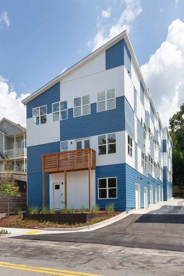 402 Mcdonough Blvd Se - Photo 2 of 32