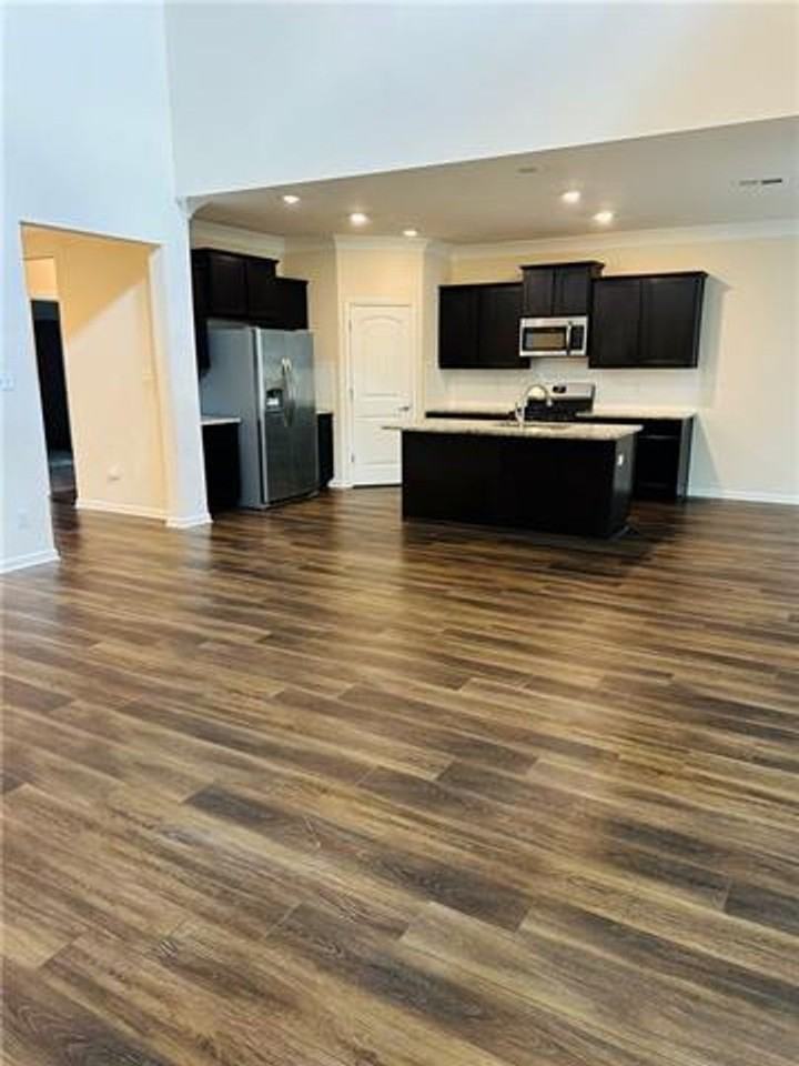 1393 Shipyard Dr - Photo 2 of 27
