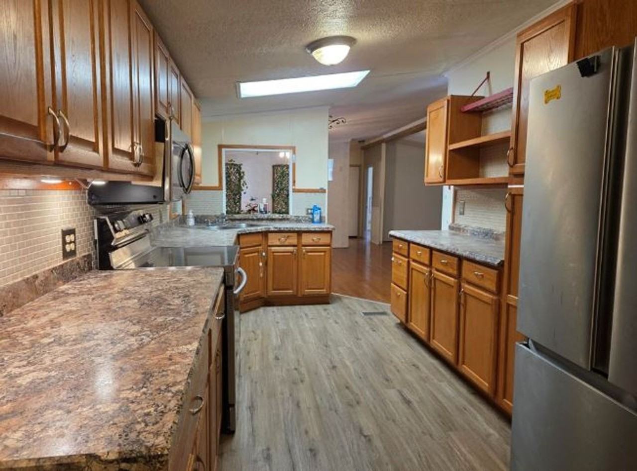 1723 Scott Rd - Photo 2 of 15