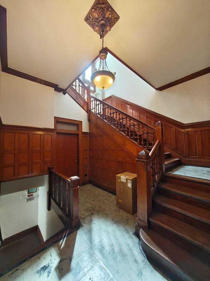 106 Eureka St - Photo 3 of 50
