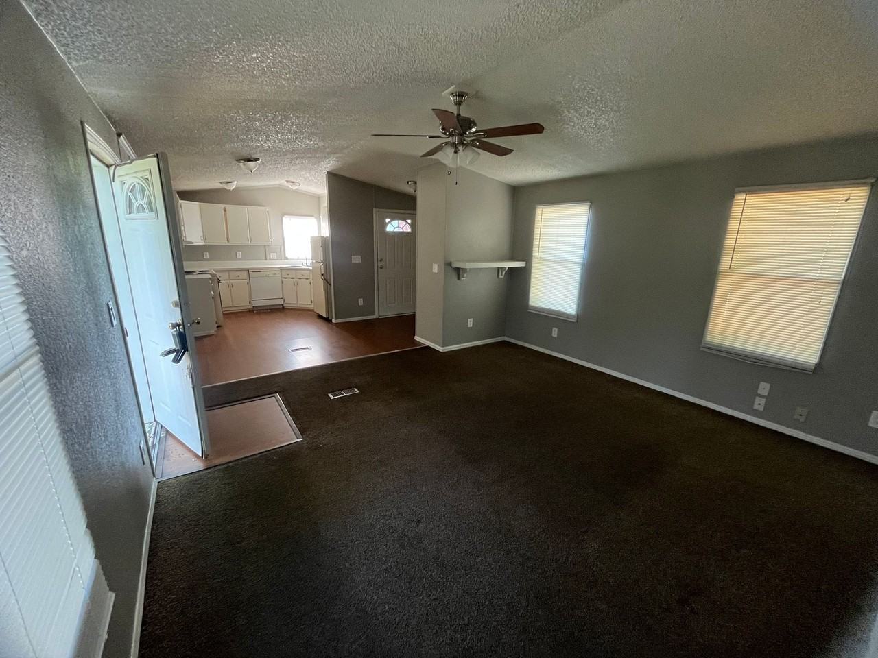 718 Dove Dr - Photo 3 of 4