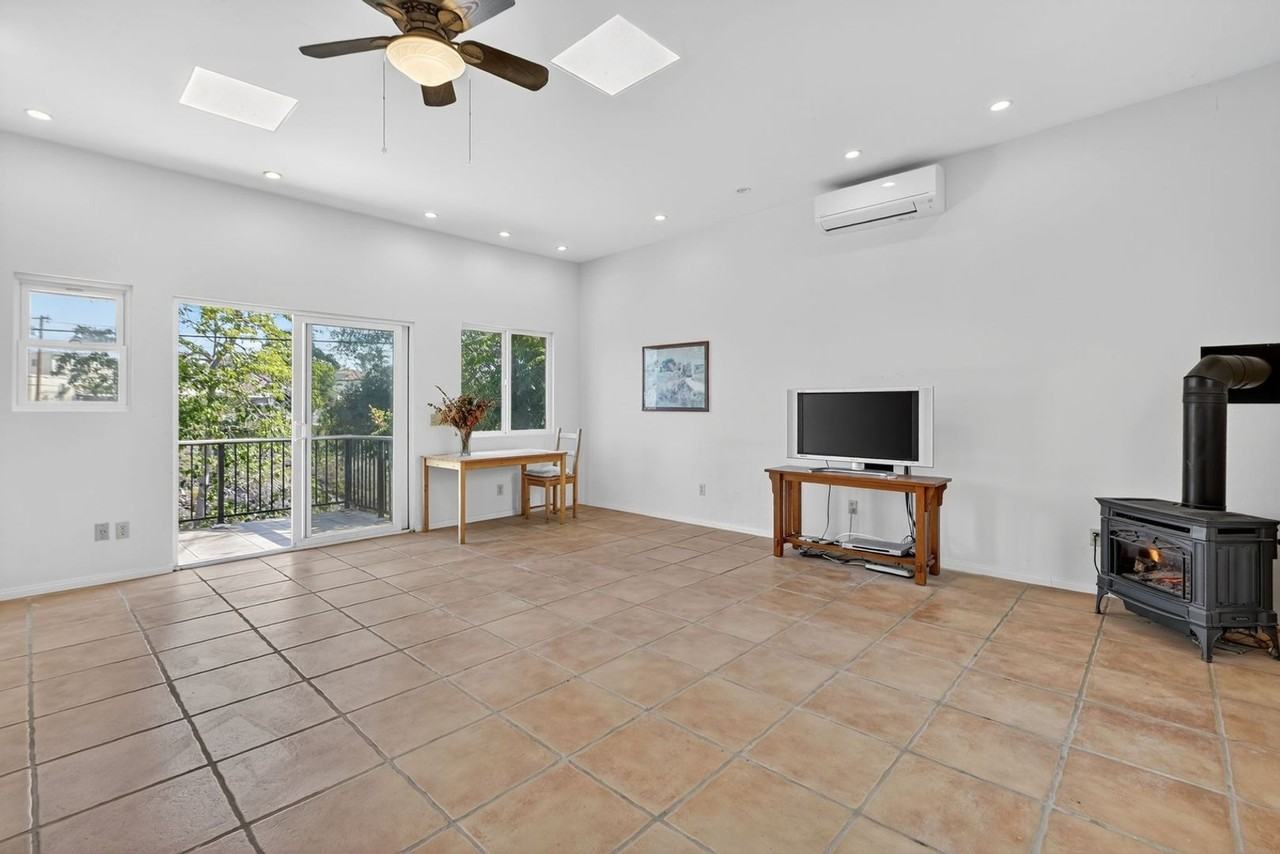 4184 Rochester Rd - Photo 4 of 20