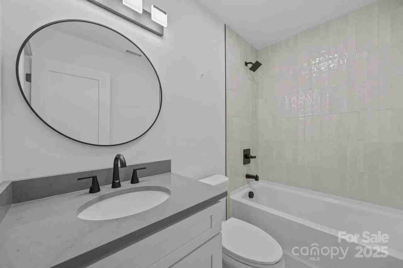 6501 Piney Path Rd - Photo 3 of 34