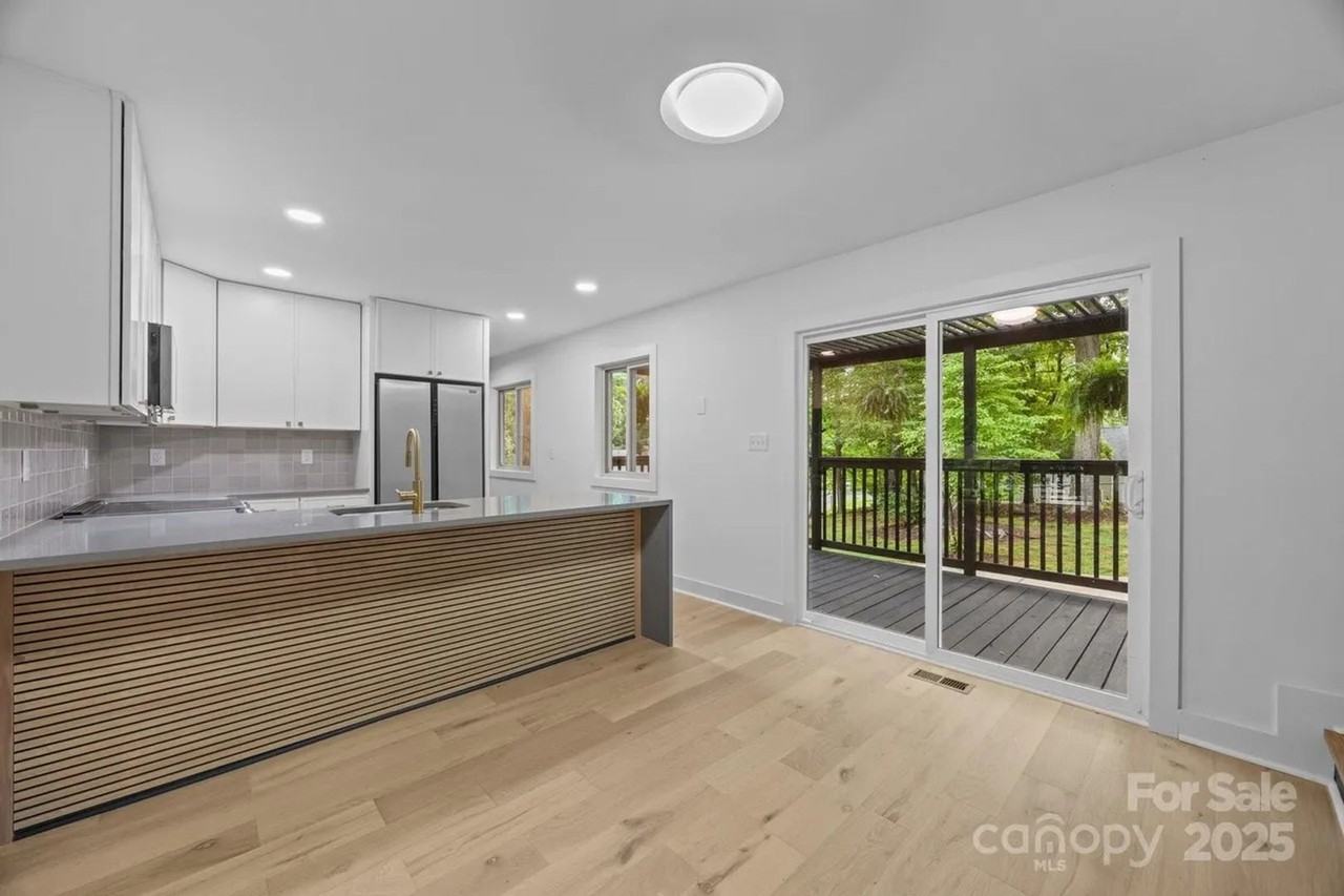 6501 Piney Path Rd - Photo 5 of 34