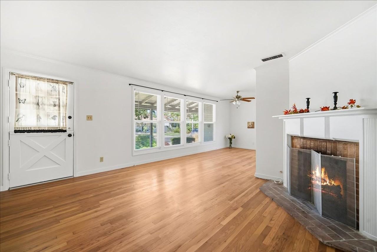 2650 Watson St - Photo 3 of 17