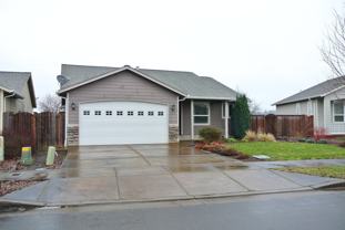 735 Trinity St Ne - Photo 1 of 1