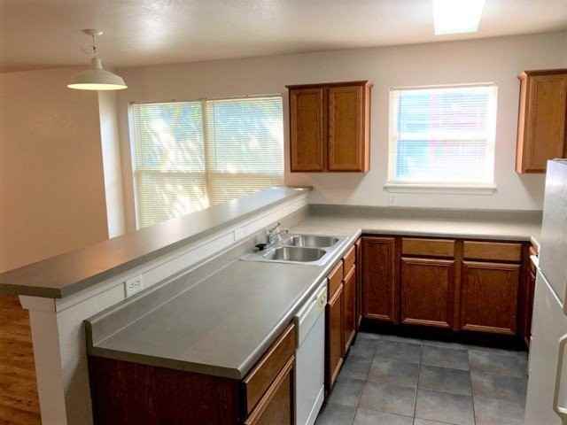 937 Mississippi St - Photo 6 of 15