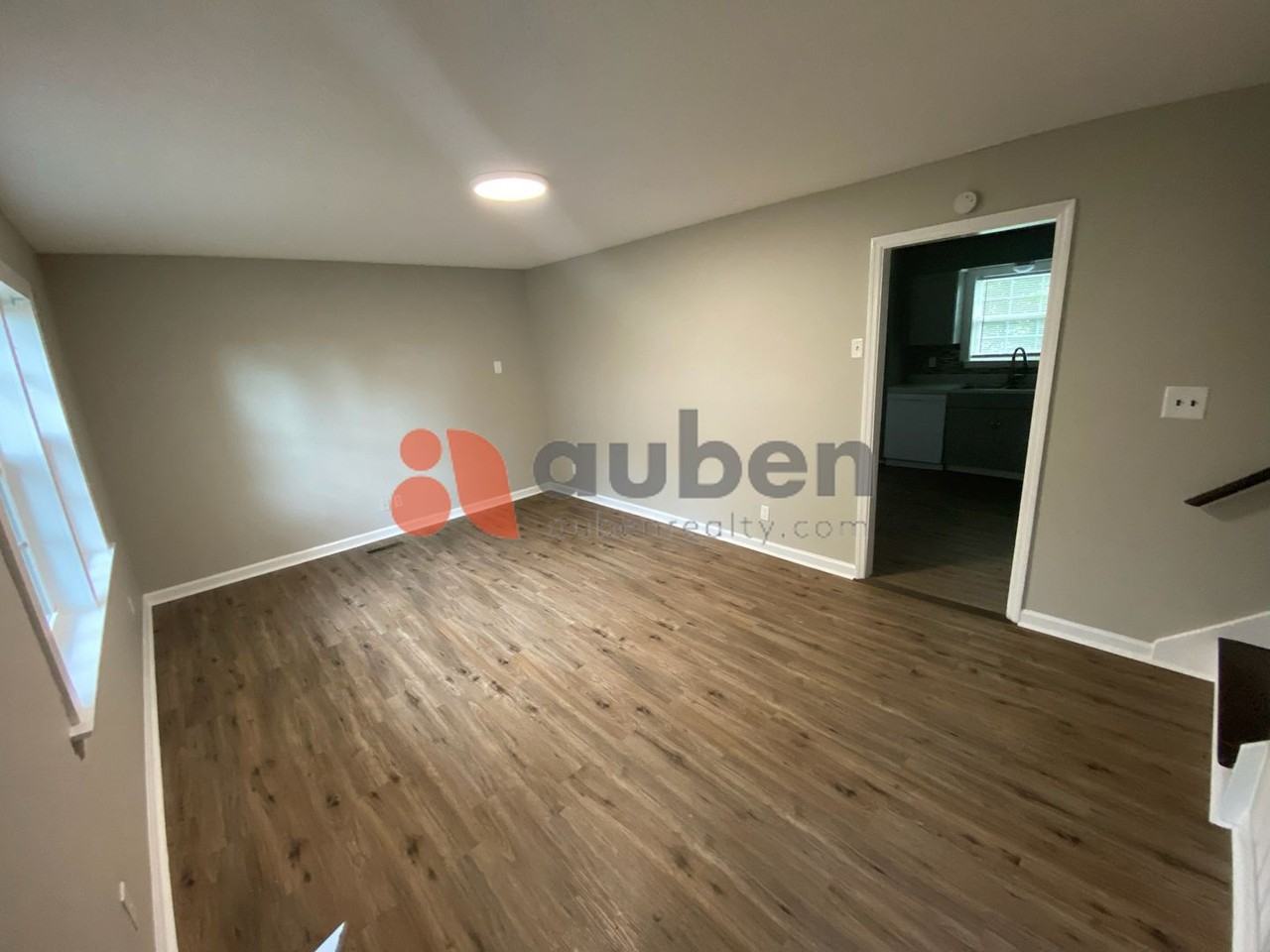 1529 N Chester Rd - Photo 2 of 13