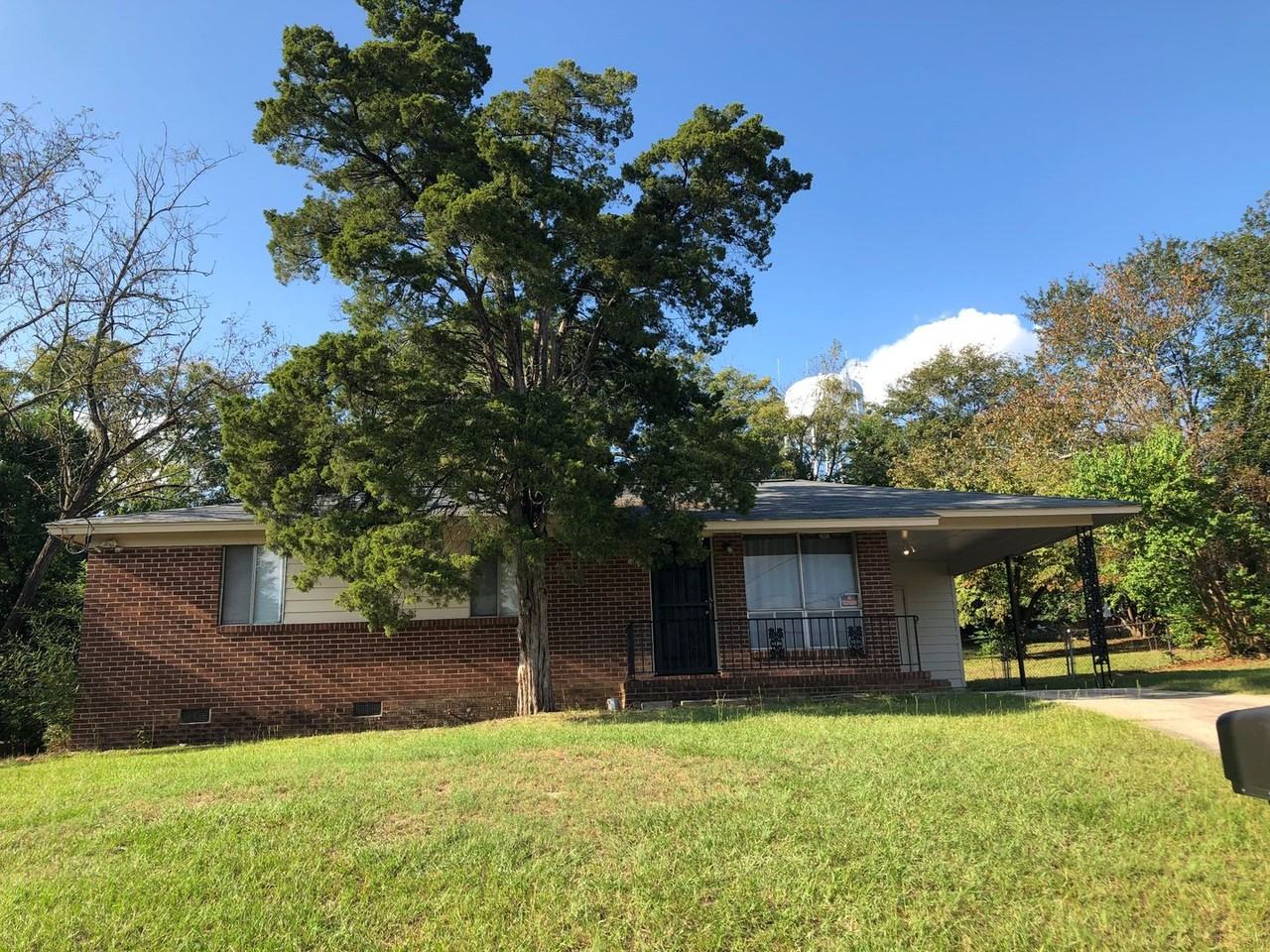 2723 Glenn Hills Ct - Photo 2 of 12