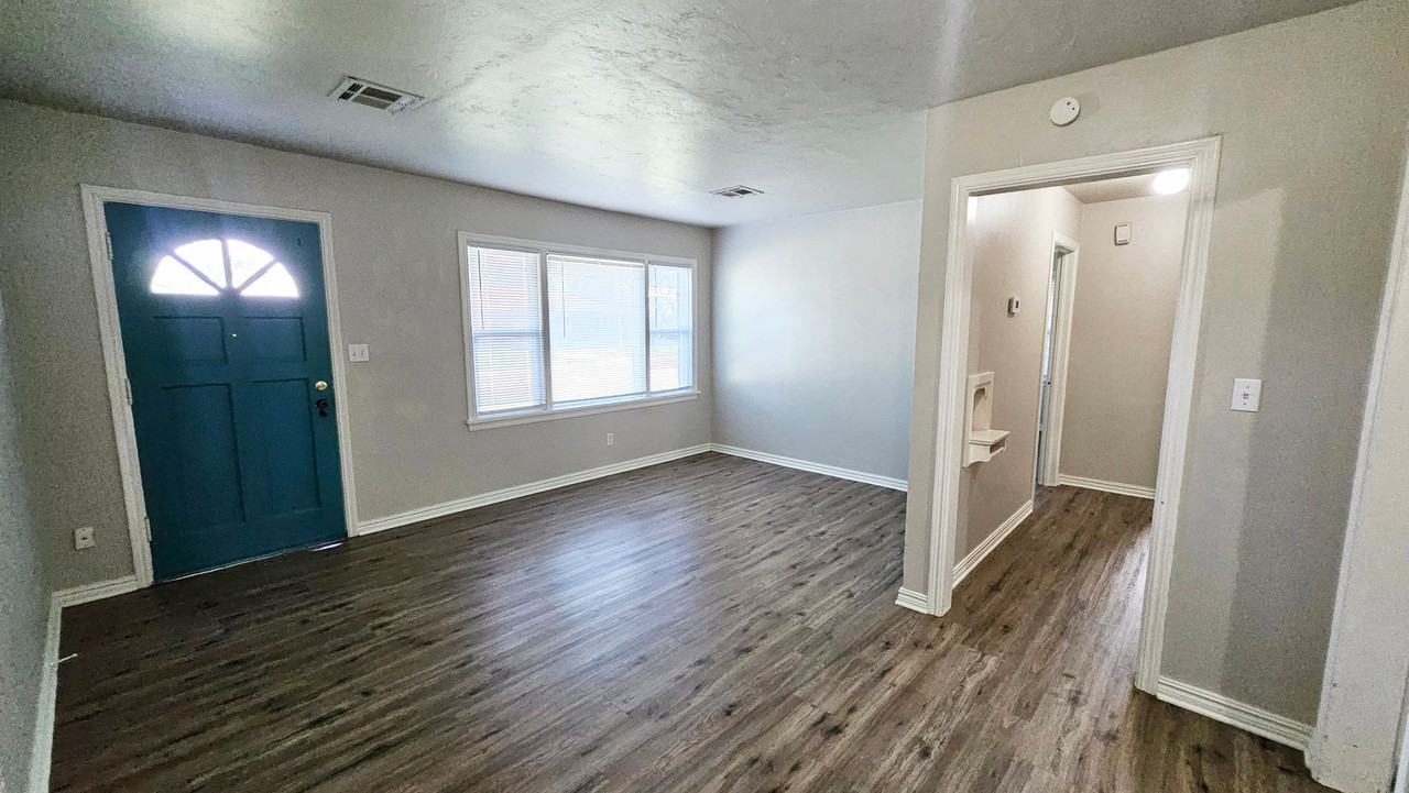 2132 Churchill Pl - Photo 6 of 17