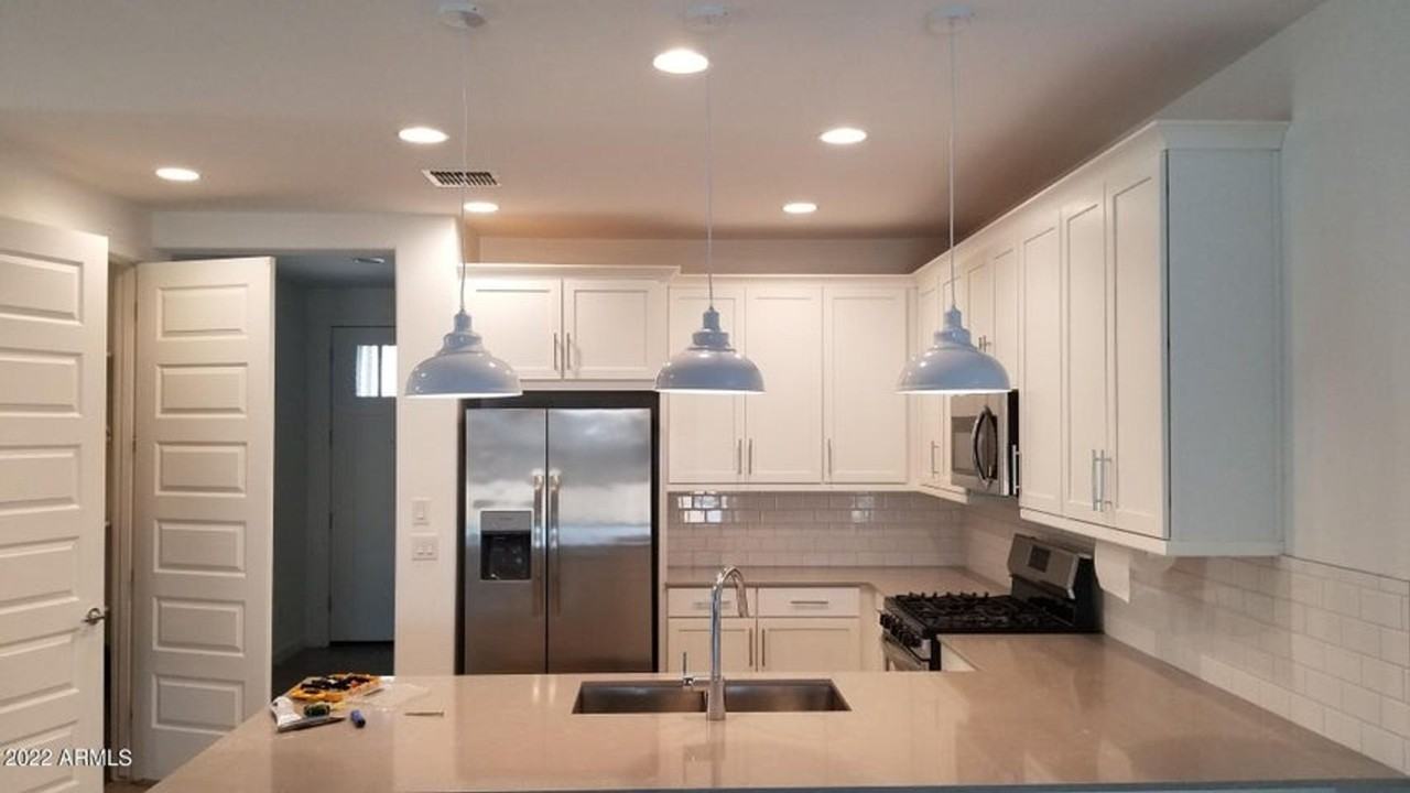 19350 West Highland Avenue - Photo 5 of 17