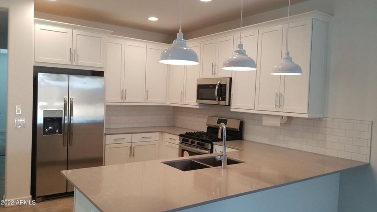 19350 West Highland Avenue - Photo 6 of 17