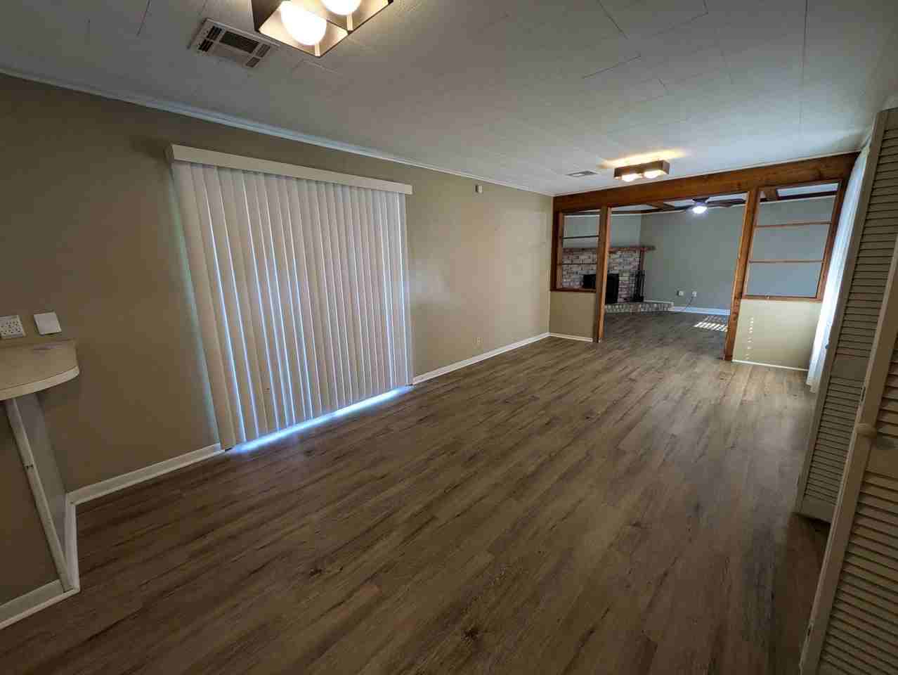 660 Enfield Ln - Photo 3 of 9