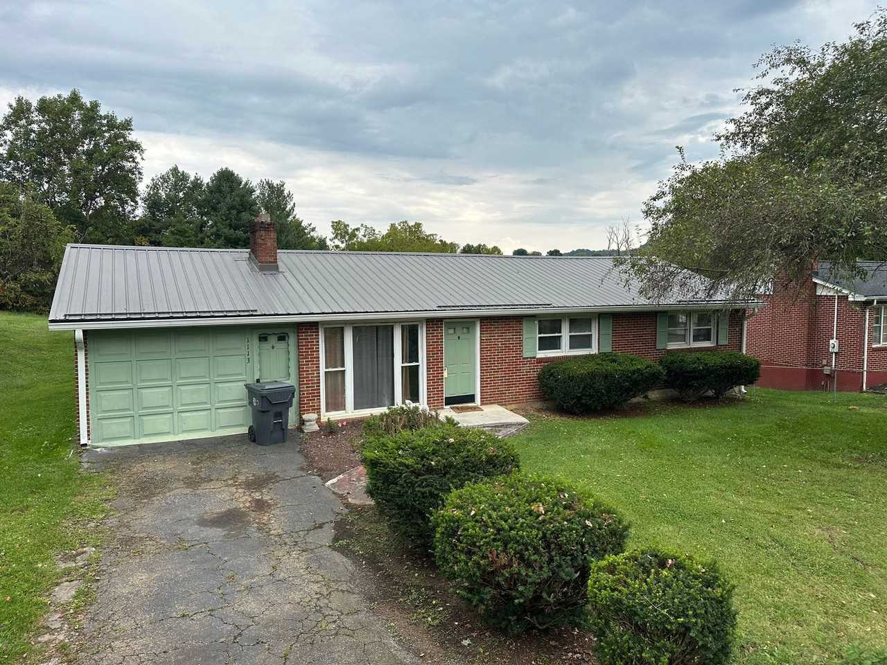 1113 N Paperville Rd