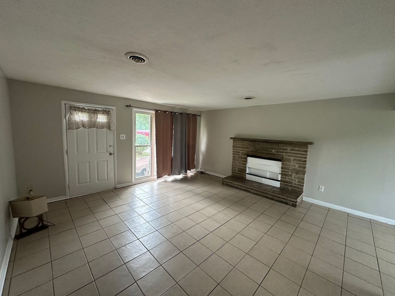 1113 N Paperville Rd - Photo 6 of 23