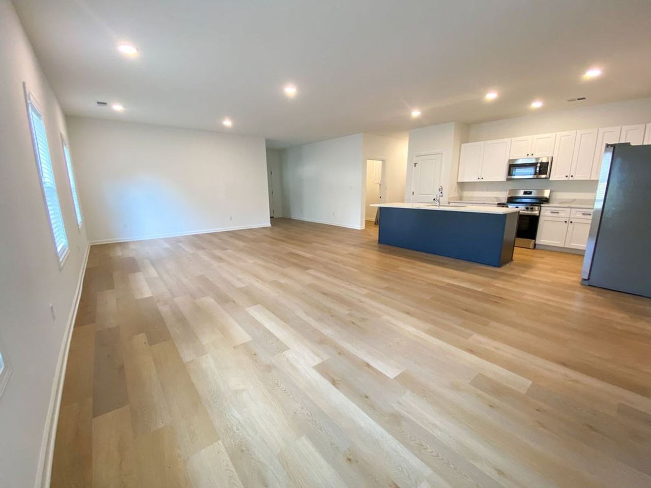 33 Oak Ave - Photo 4 of 21