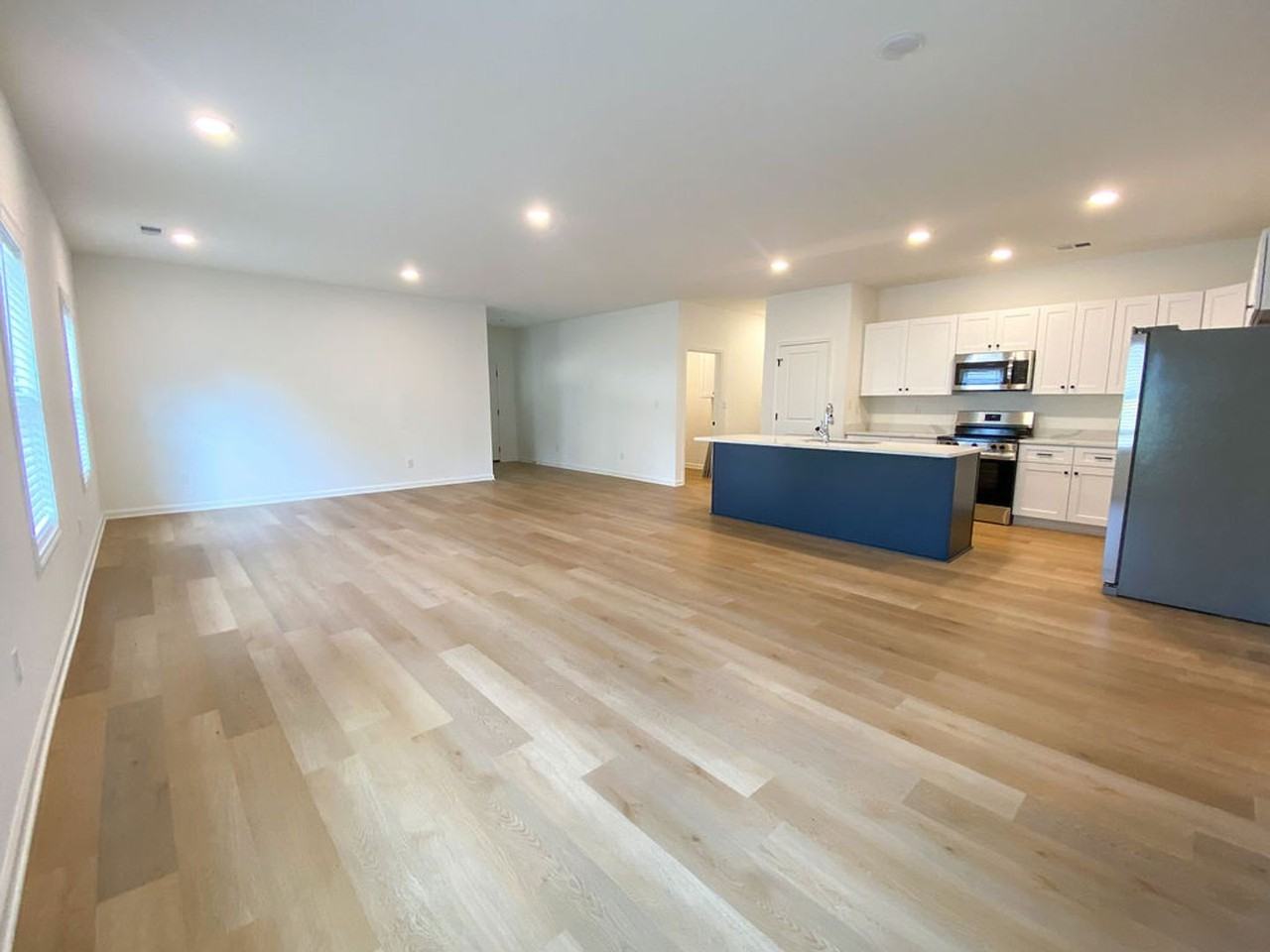 33 Oak Ave - Photo 5 of 21