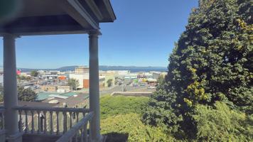 featured image of 1320 Franklin Ave