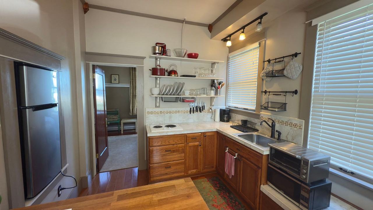 Pilot Home Apartments - Photo 6 of 25