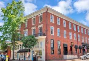 featured image of 200 Hanover St #2C