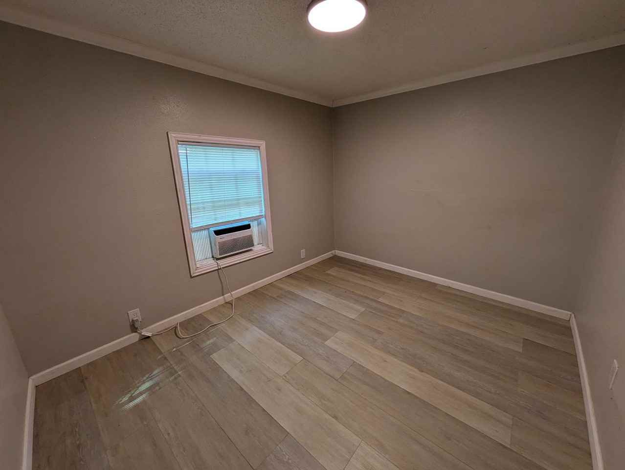 2423 Avenue C - Photo 7 of 10