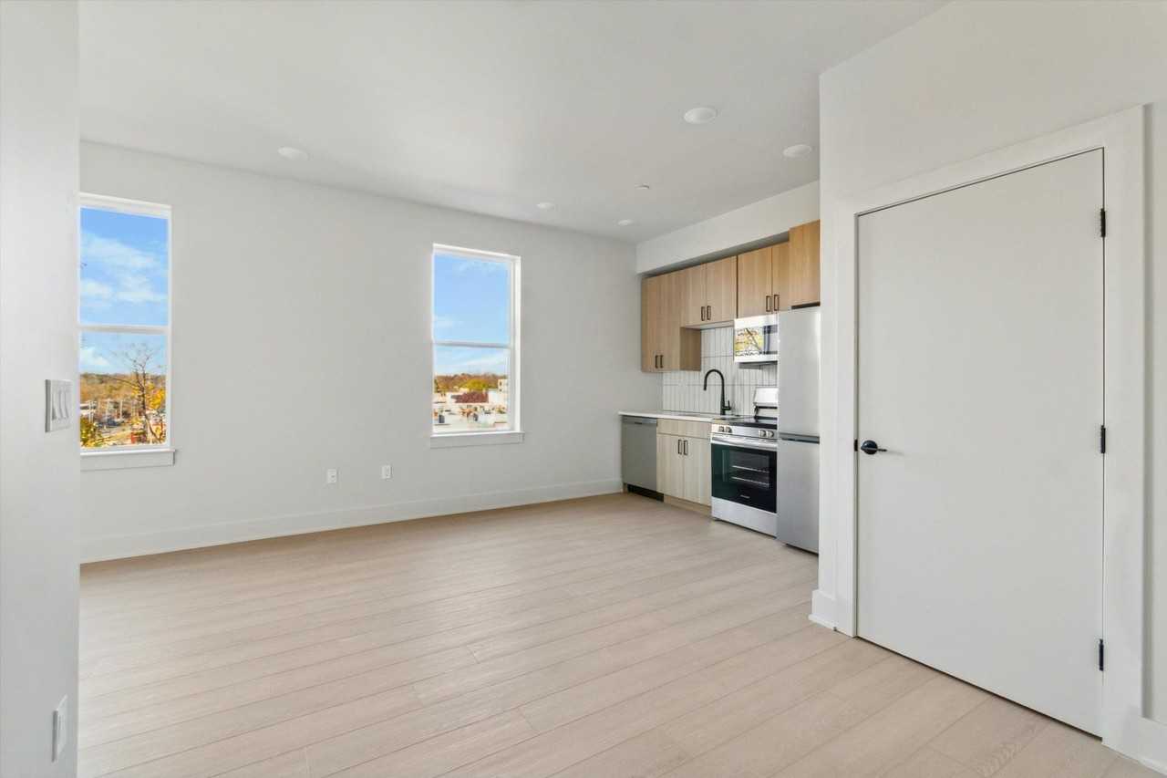 5521 Wayne Ave - Photo 3 of 43