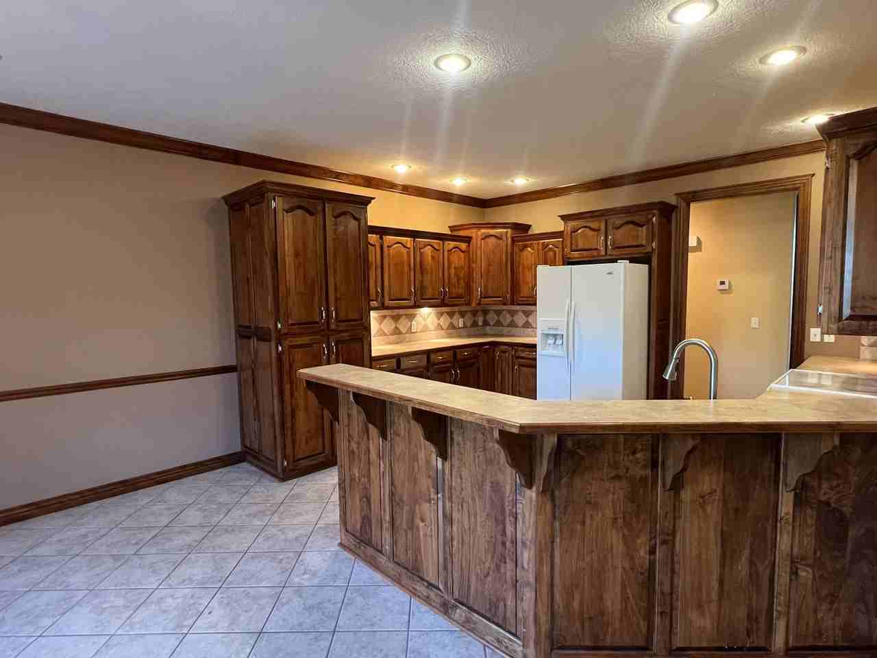 619 S Conroy Ave - Photo 5 of 18