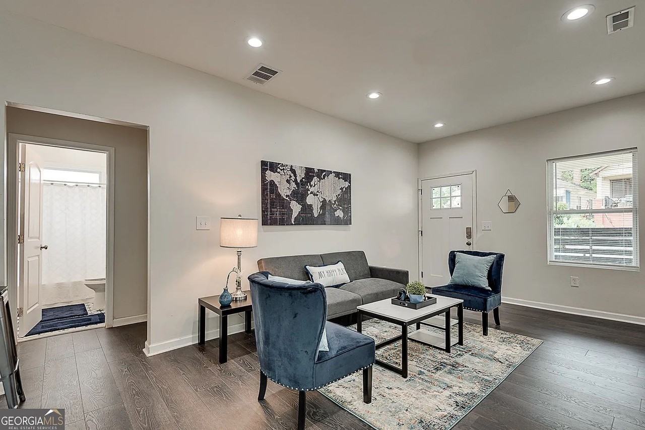 996 Fair St Sw - Photo 2 of 8