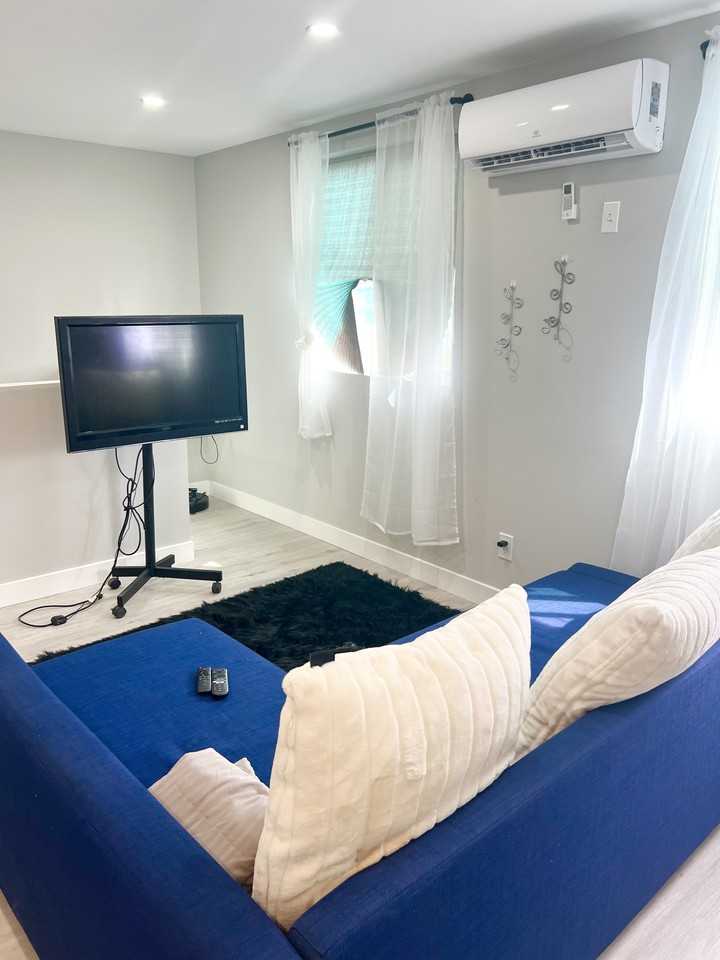 2437 Cochran Avenue - Photo 5 of 11