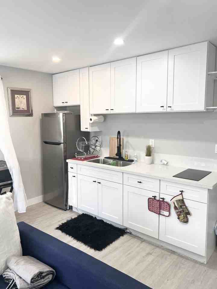 2437 Cochran Avenue - Photo 7 of 11