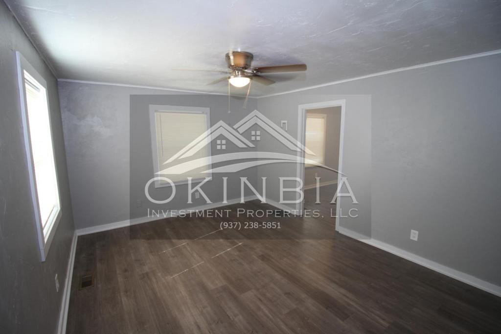 1436 Shaftesbury Rd - Photo 3 of 21