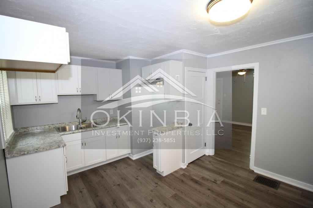 1436 Shaftesbury Rd - Photo 6 of 21