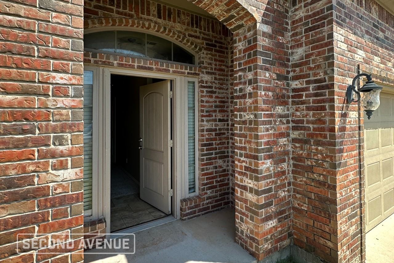 11100 Arbor Lake Dr - Photo 2 of 19