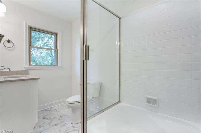 510 Woodvale Dr - Photo 3 of 7