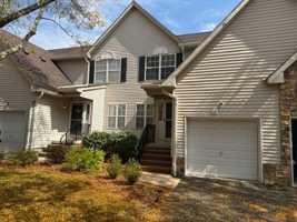 featured image of 8 Bateman Way