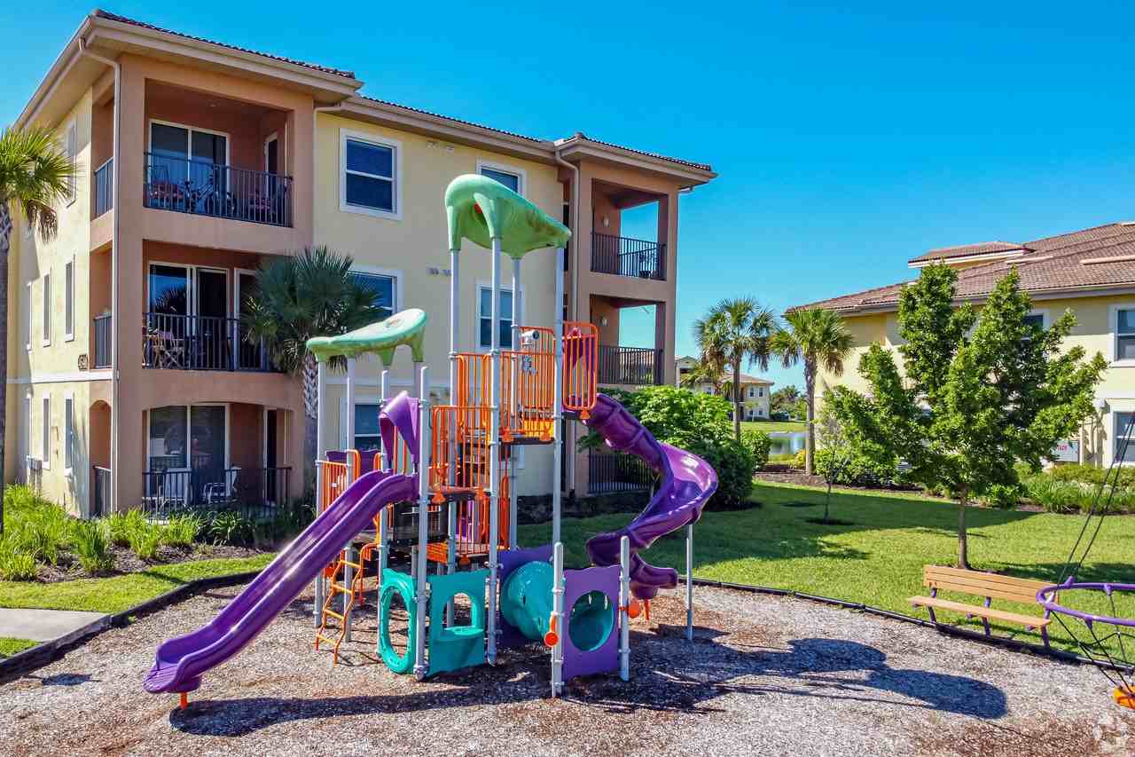 Colonial Commons - Photo 7 of 22