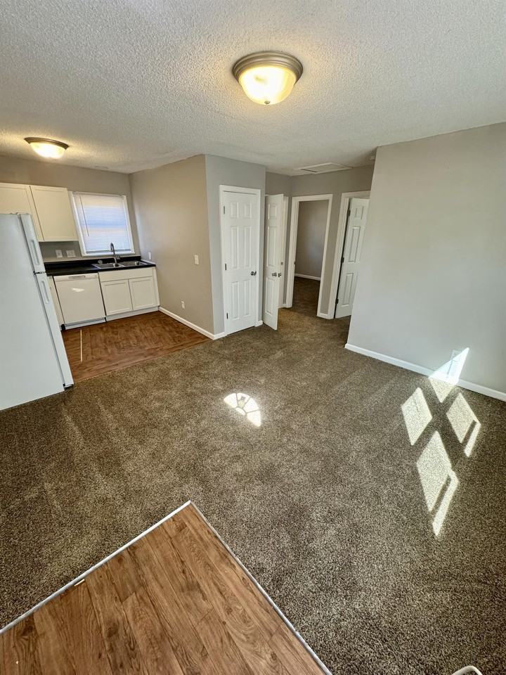 8170 Oak St - Photo 2 of 6