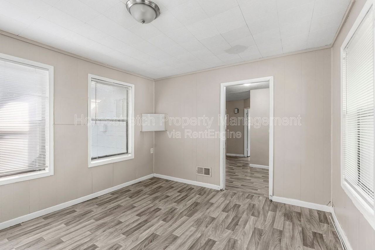 10224 Lord Dr - Photo 5 of 31