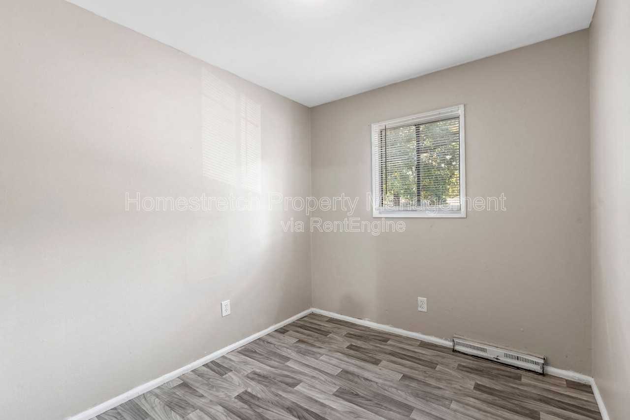 10224 Lord Dr - Photo 7 of 31