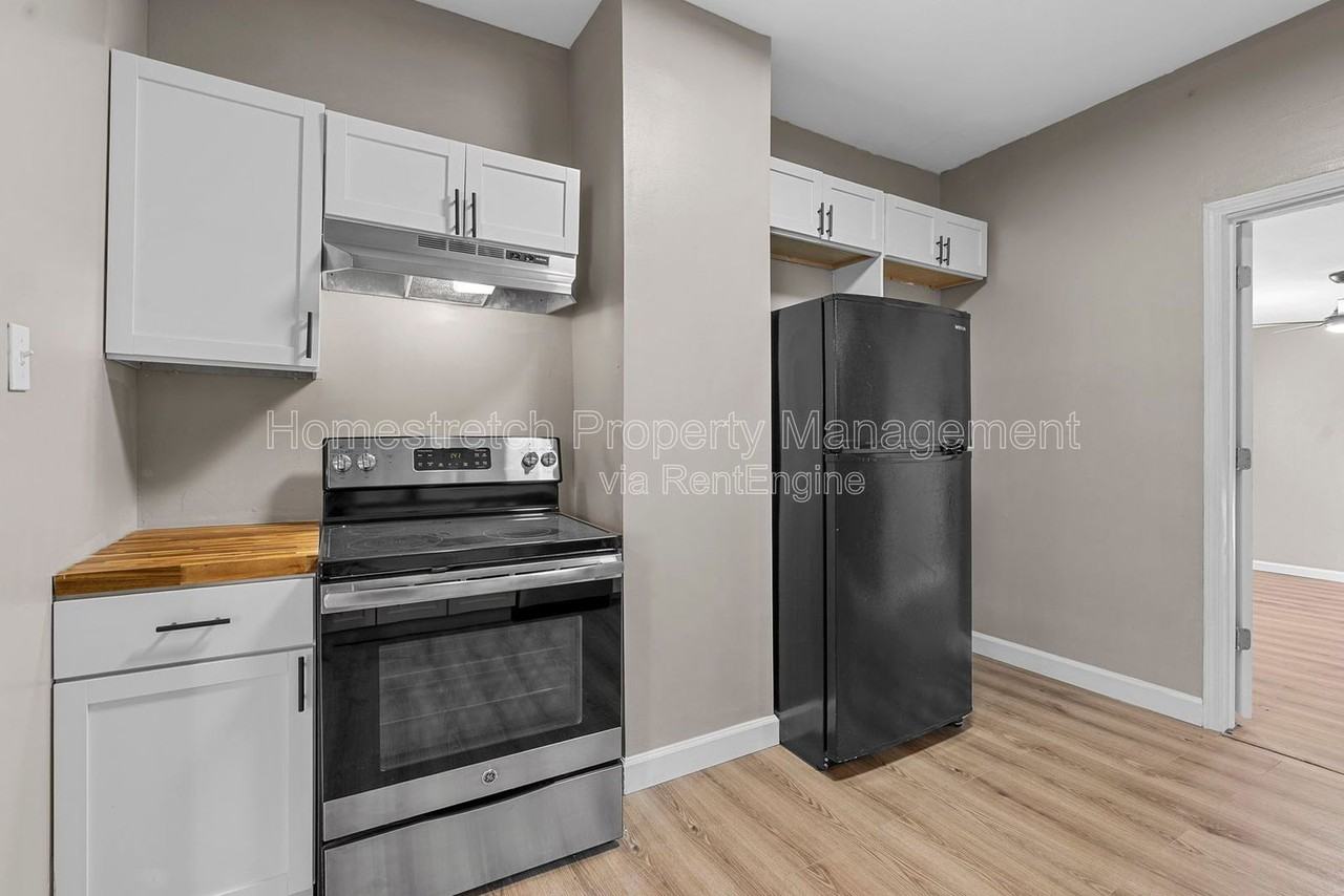 7021 Robbins Ave - Photo 3 of 30