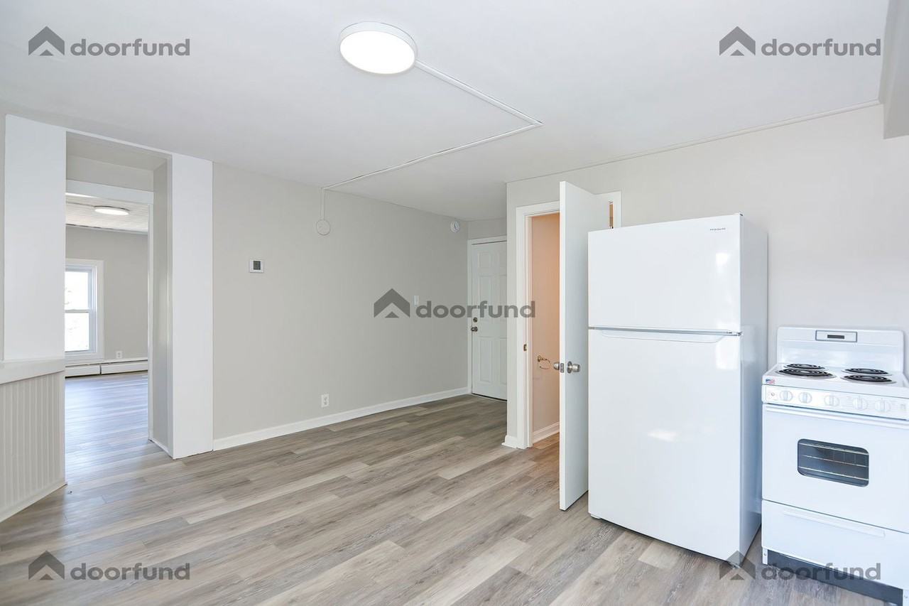 11 Main St #6 - Photo 2 of 10