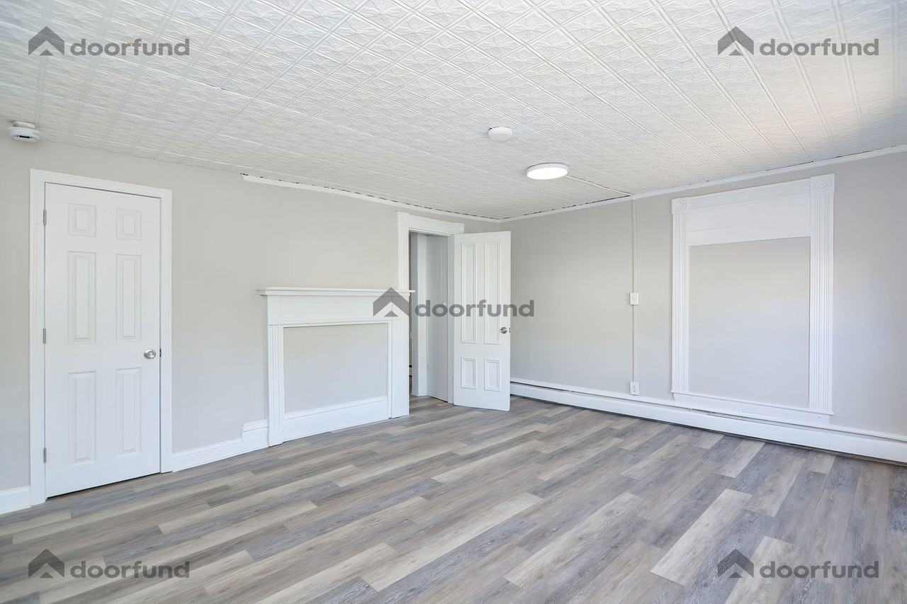 11 Main St #6 - Photo 7 of 10