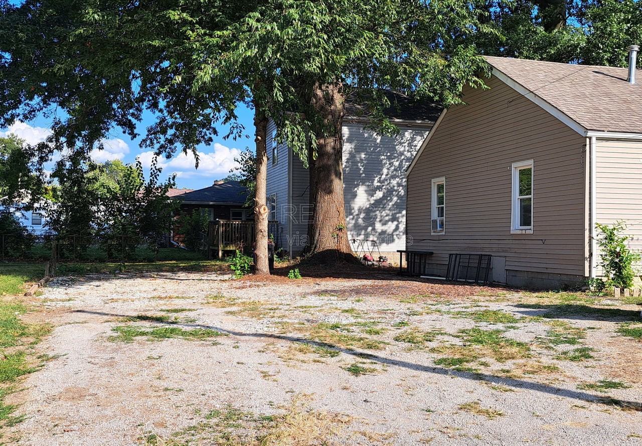 1443 S 32nd St #2 - Photo 7 of 7