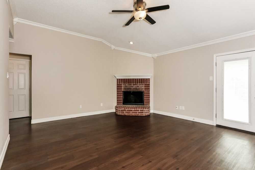 902 Beaufort Ct - Photo 3 of 16