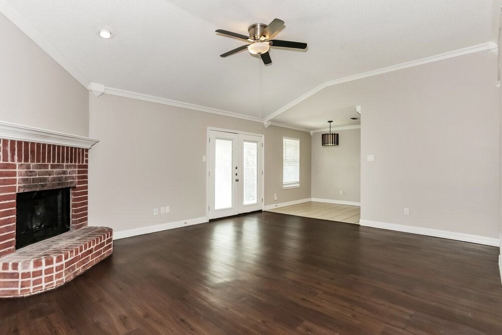 902 Beaufort Ct - Photo 4 of 16